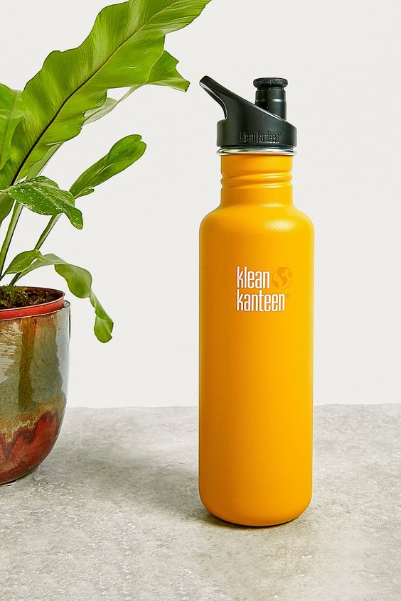 https://jp.urbanoutfitters.com/ja-jp/?utm_medium=redirect&utm_source=%2Fen-gb%2Fshop%2Fklean-kanteen-yellow-800ml-stainless-steel-water-bottle
