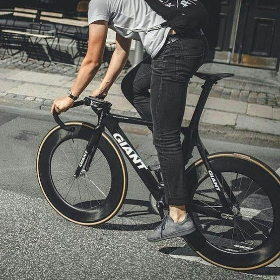 https://www.giant-bicycles.com/us/bikes/road-bikes