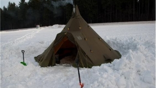 http://www.outdoorfair.de/p-en-2797-helsport-varanger-camp-4-6-outer-tent-and-pole.aspx?locale=en&VariantID=5165&